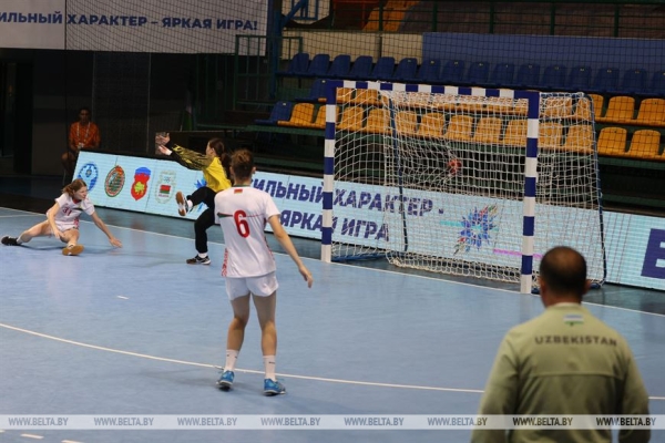 Белорусские гандболистки победно стартовали на II Играх стран СНГ Белорусские гандболистки победно стартовали на II Играх стран СНГ