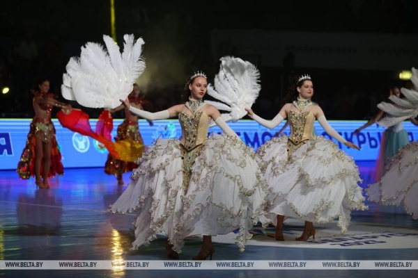 Зажигательные танцы и спортивное братство. В Бресте драйвово открыли турнир по гандболу Зажигательные танцы и спортивное братство. В Бресте драйвово открыли турнир по гандболу