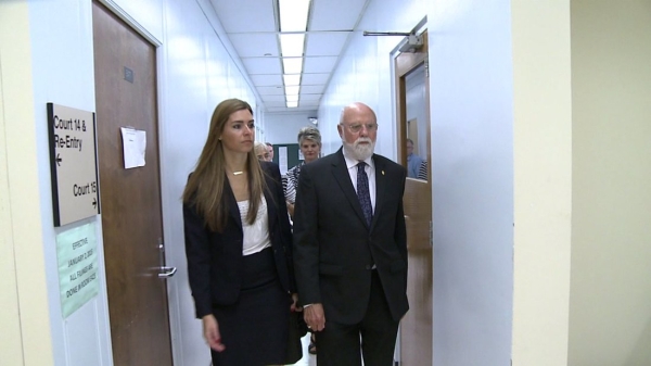 Врач годами подменял донорскую сперму своей — теперь у него больше 90 детей. История шокирующего эксперимента