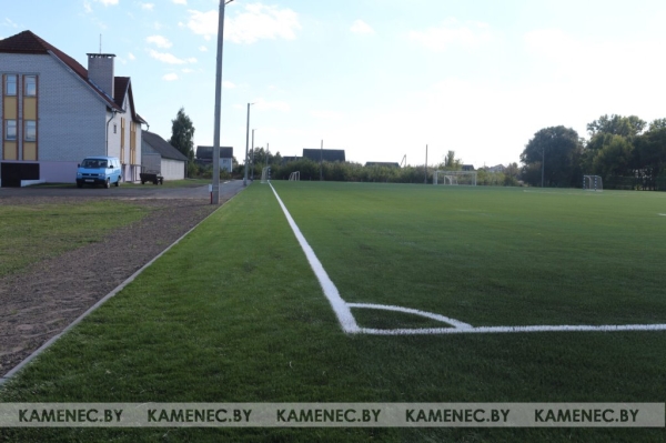 До и после. Предлагаем посмотреть на изменения Каменецкого стадиона «Колос» после обновления До и после. Предлагаем посмотреть на изменения Каменецкого стадиона «Колос» после обновления