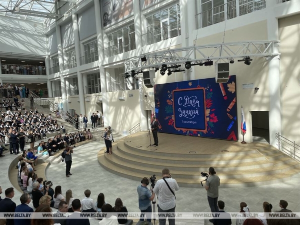 Самая большая в России школа построена с участием Беларуси Самая большая в России школа построена с участием Беларуси