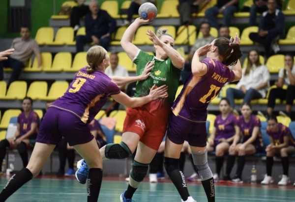 Женская гандбольная команда из Бреста с крупным счетом проиграла в матче чемпионата Беларуси Женская гандбольная команда из Бреста с крупным счетом проиграла в матче чемпионата Беларуси